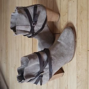 Women's Taupe Leather Raw Edge Strappy Heeled Ankle Boots Size 9